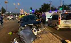 Li Amedê otomobîlê li motosîklet û peyayan xist, 5 kes birîndar bûn