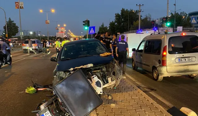 Li Amedê otomobîlê li motosîklet û peyayan xist, 5 kes birîndar bûn